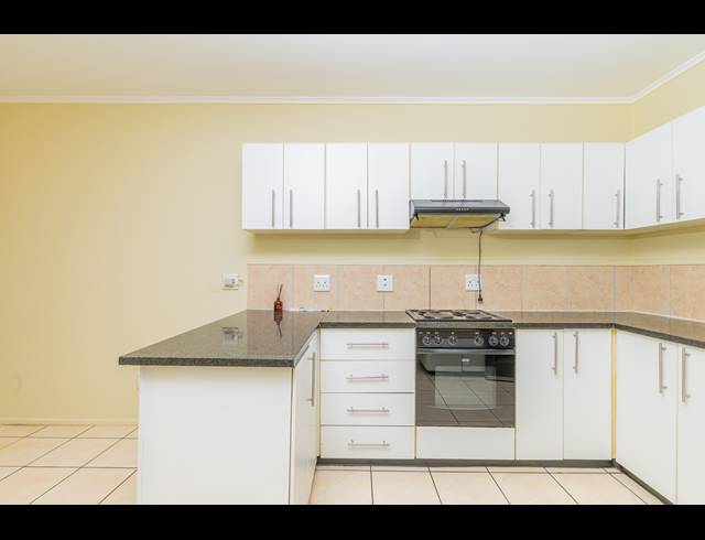 2 BEDROOM APARTMENT FOR SALE IN UMHLANGA RIDGE